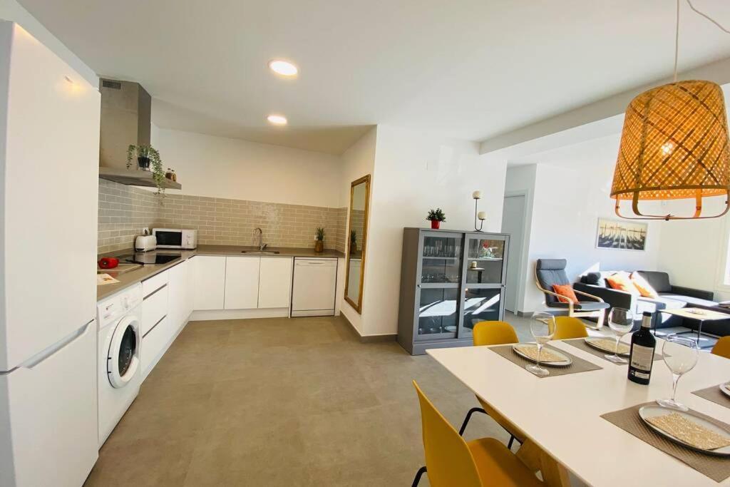 70 M2, Apartamento Cerca De La Playa, Apto Minusvalidos. ロザス エクステリア 写真