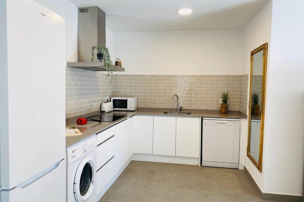 70 M2, Apartamento Cerca De La Playa, Apto Minusvalidos. ロザス エクステリア 写真