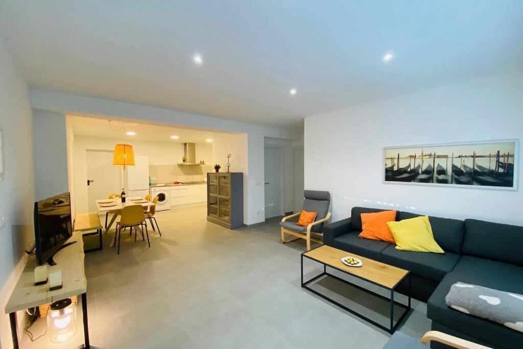 70 M2, Apartamento Cerca De La Playa, Apto Minusvalidos. ロザス エクステリア 写真