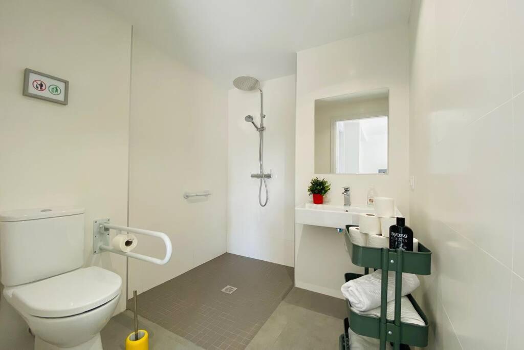 70 M2, Apartamento Cerca De La Playa, Apto Minusvalidos. ロザス エクステリア 写真